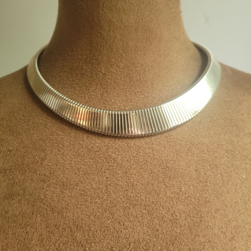 Monet Silver Tone Ribbed Omega Chain Choker Necklace 16" Size 16in